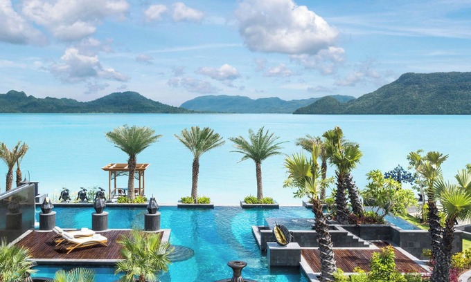 Kuah Resort | The St. Regis Langkawi