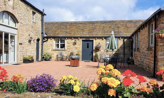 Honley Cottage | The Stable cottage is in a private rural location 10 mins from the Town centre