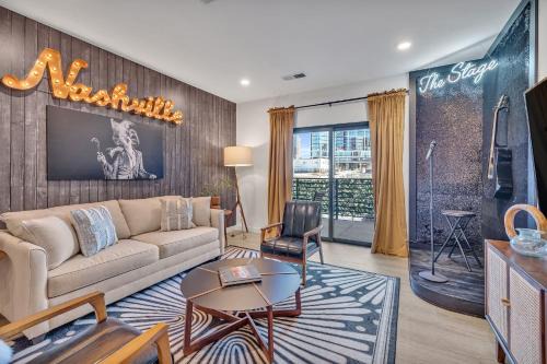 Downtown Nashville House | The Stage in Downtown Nashville by Nautical Properties