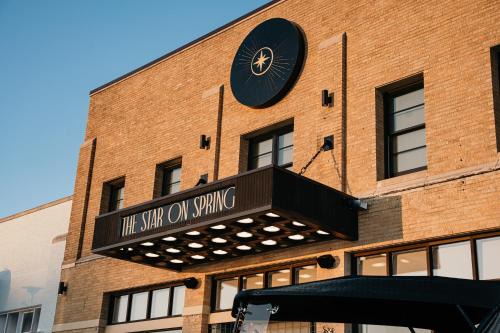 Springdale Apartment | The Star on Spring