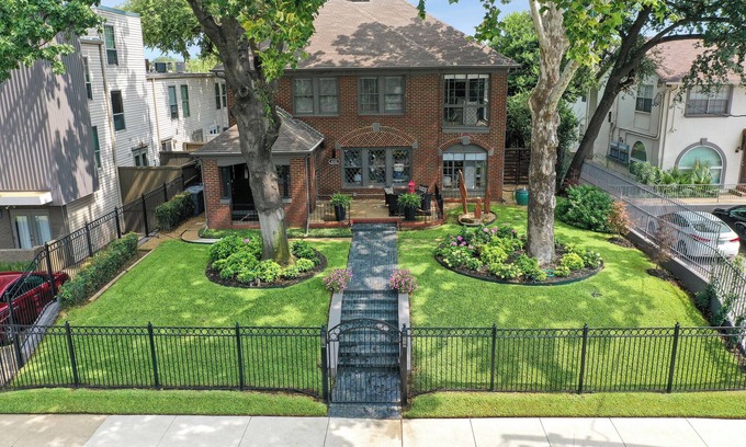 Oak Lawn House | 'The Stay' @ SoCozyToo - Stay Cozy & Live Luxe in Uptown & Oak Lawn in Dallas TX