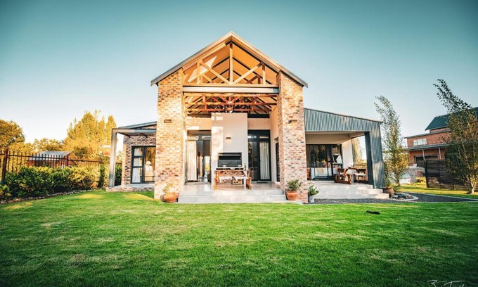 Clarens Apartment | The Stoke House