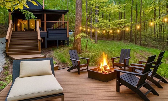 Rockbridge House | The Stowaway | Waterfront, Hot Tub, Kayaks, Arcade
