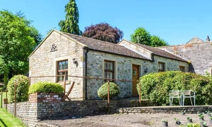 Middleham Cottage | THE SUMMER PALACE, romantic, character holiday cottage in Middleham