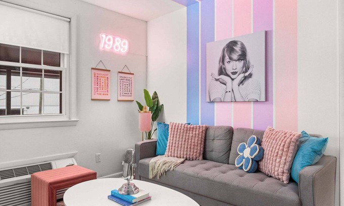 Music Row Apartment | The Swiftie Suite Taylor themed Oasis in Midtown