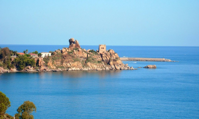 Cefalu Villa | The swimming villa with pool