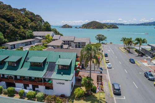 Paihia Apartment | The Swiss Chalet Apartment 9 - Seaview - Top Floor - Air Conditioning & Wi-Fi - Bay of Islands