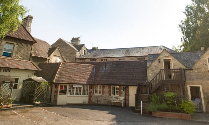Cirencester Hotel | The Talbot Inn
