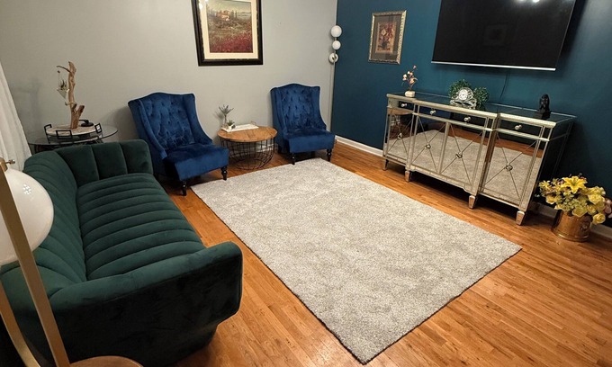 Jonesboro House | The Teal Retreat - Stylish 3BR Home near Atlanta Airport & Downtown