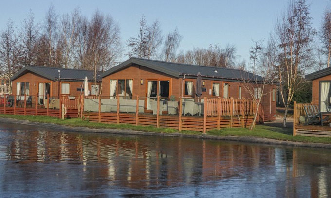 Carnforth Cottage | THE THREE BEARS LODGE, CONISTON DRIVE 11, pet friendly in Warton