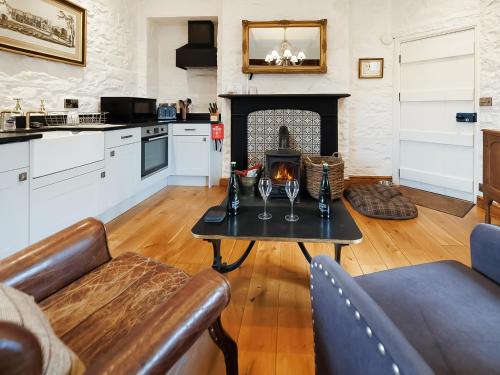 Crickhowell House | The Tower - Uk46652