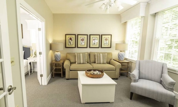Lackey House | The Townes at King's Creek Resort - 4 bedrooms, 2 sunrooms, and much more