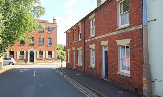 Salisbury Cottage | THE TOWNHOUSE, character holiday cottage in Salisbury