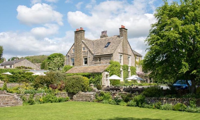 Austwick House | The Traddock