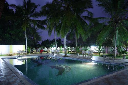Kovalam Hotel | The Travancore Palace Beach Resort