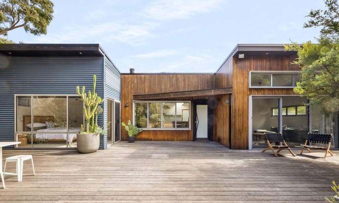 Fingal House | The Tree House By The Beach
