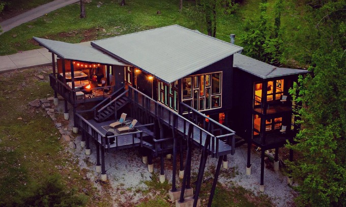 Smithville Cabin | The Treehouse of Center Hill Lake