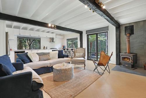 St. Georges Basin House | The Treehouse - Pet Friendly home in Jervis Bay!