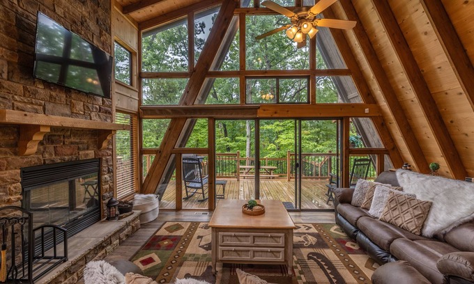 Wright City Ski Chalet | The Turrach Cottage by Innsbrook Vacations!