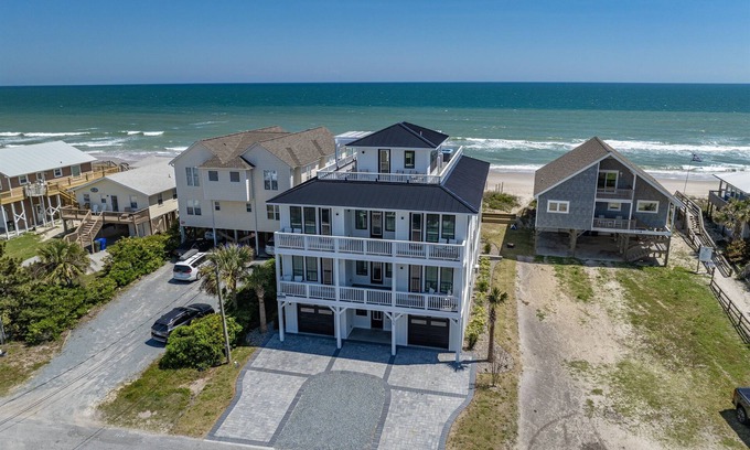 Surf City House | The Turtle's Palace- Oceanfront - Pool - Hot Tub - Dog Friendly