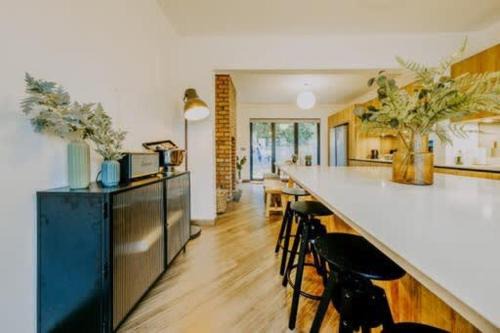 Bristol Apartment | The unicorn's house sleeps 10 people