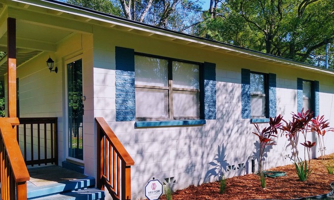Magnolia Gardens House | The Urban Budget Bungalow