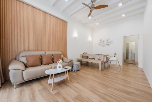 Wat Bowon Niwet House | The Urban478 Modern&Cozy Stay