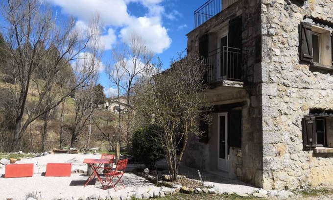 Castellane Apartment | The Verdon in peace in the Kunterbunt house