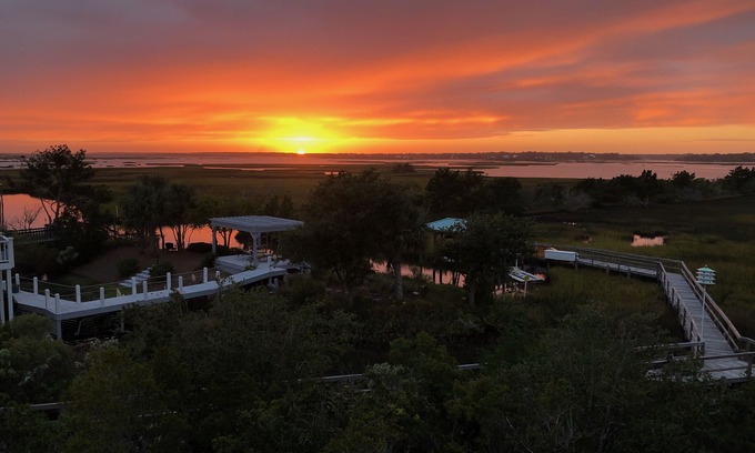 Surf City House | The Very Best Sunsets! No cleaning fee. 10% off 7 day bookings! Extras Included.