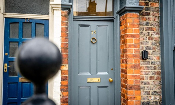 York House | The Victorian House - child and dog friendly, free parking
