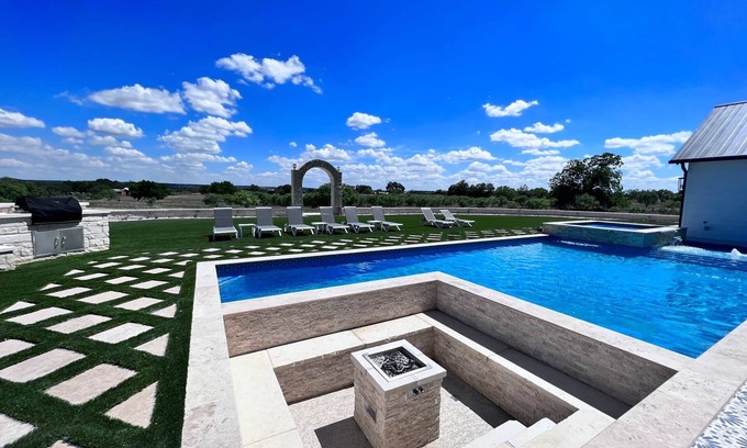 Fredericksburg Villa | The Villa at The Retreat