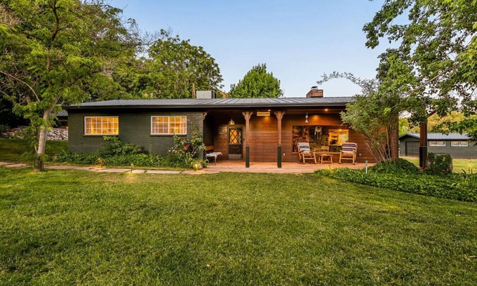 Cornville House | The Vineyard House Pool, Hot Tub, Sedona, Vineyard Views
