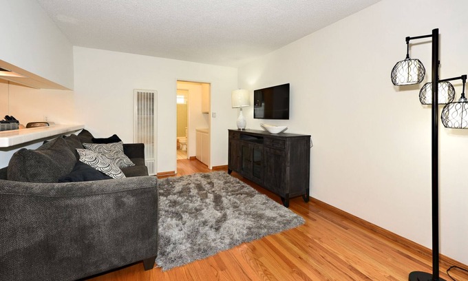 Palms Apartment | The Vinton # 2