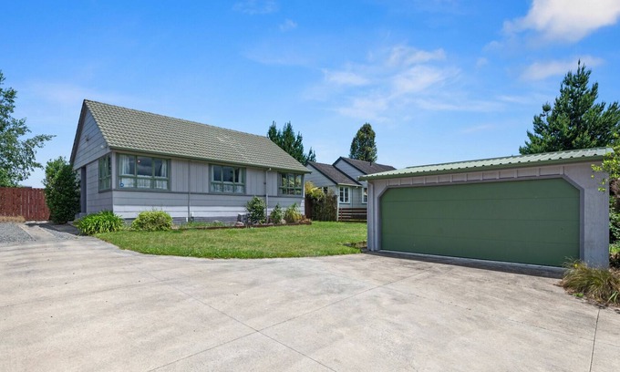 Rotorua House | The Violet Villa - Rotorua Holiday Home