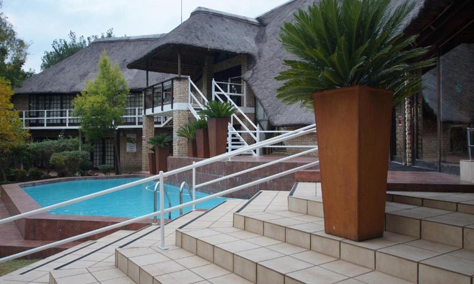 Vaalview Cabin | The Waterfront Country Lodge