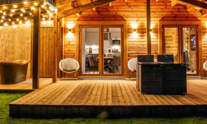 Dogdyke Cabin | The Watershed Lodge, sleeps 2 Adults with Fishing Peg and Outdoor Copper Bath.