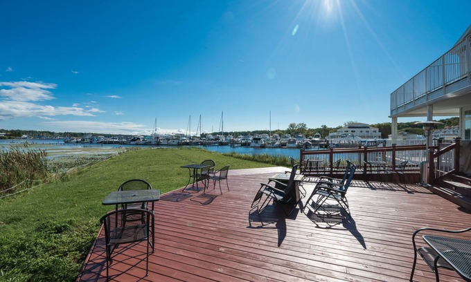 Montague Hotel | The Weathervane Inn