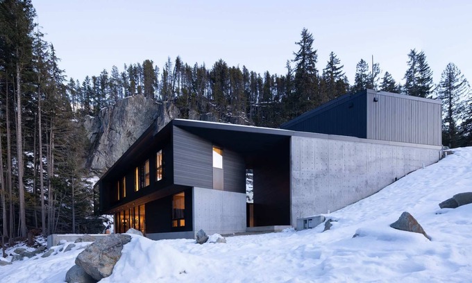Sea to Sky Highway House | The Wedge by Boutique