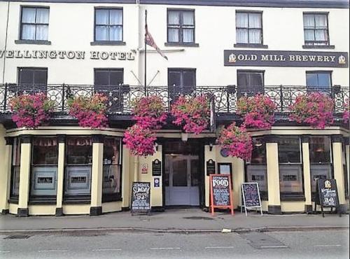 Howden Hotel | The Wellington Hotel