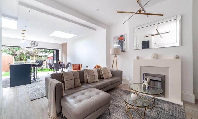 West Ealing Apartment | The West Ealing Villa