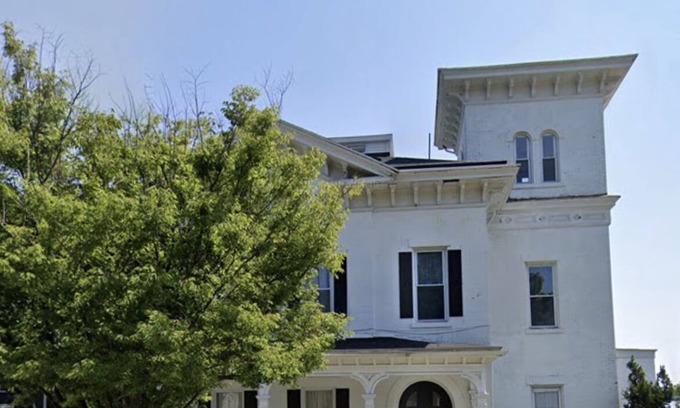 South Main Street Apartment | The Wheat House on Main (Unit 5)