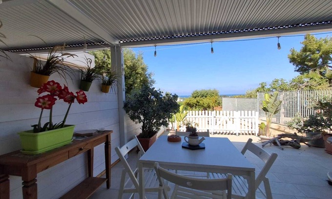 Capitolo House | The White Apple