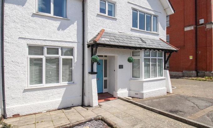 Weymouth House | The White Cottage