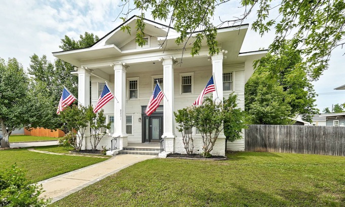 Central Oklahoma City House | The White House OKC + Wedding Venue- a historical remodel for 10 people