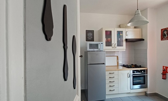 Meaux House | The White & Red House near Villepinte, Paris, Disney, CDG Airport