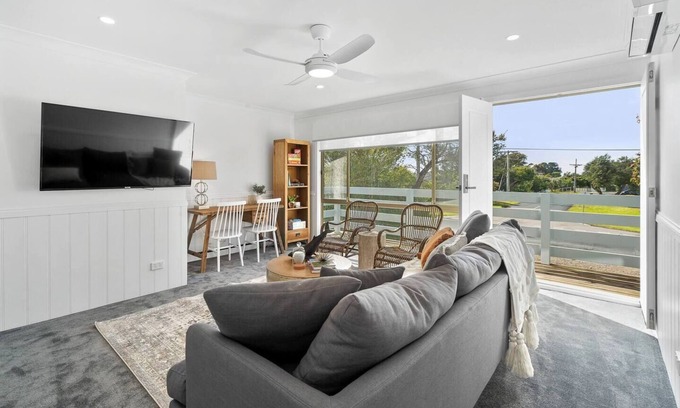 Capel Sound House | The Whitewinds A Group Escape by Rosebud Beach