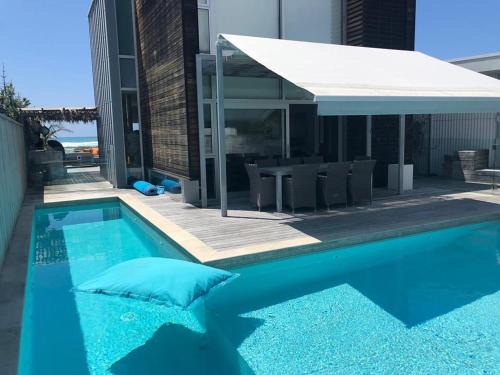 Waimarama House | The Whyte House - Waimarama Beachfront