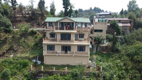 Mukteshwar Resort | The Wild Cliff
