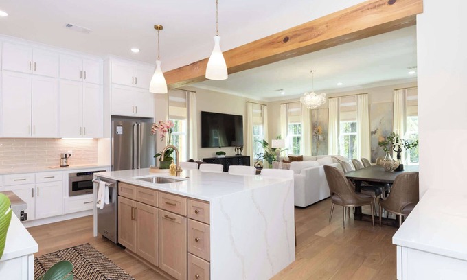 Oxford House | The Wild Magnolia by Apex Short Term Stays