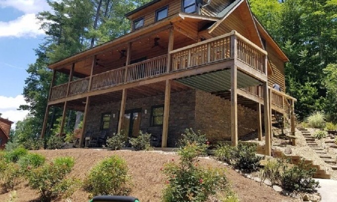 Helen Cabin | The Wildlife Cabin - 1.5 miles to Downtown Helen